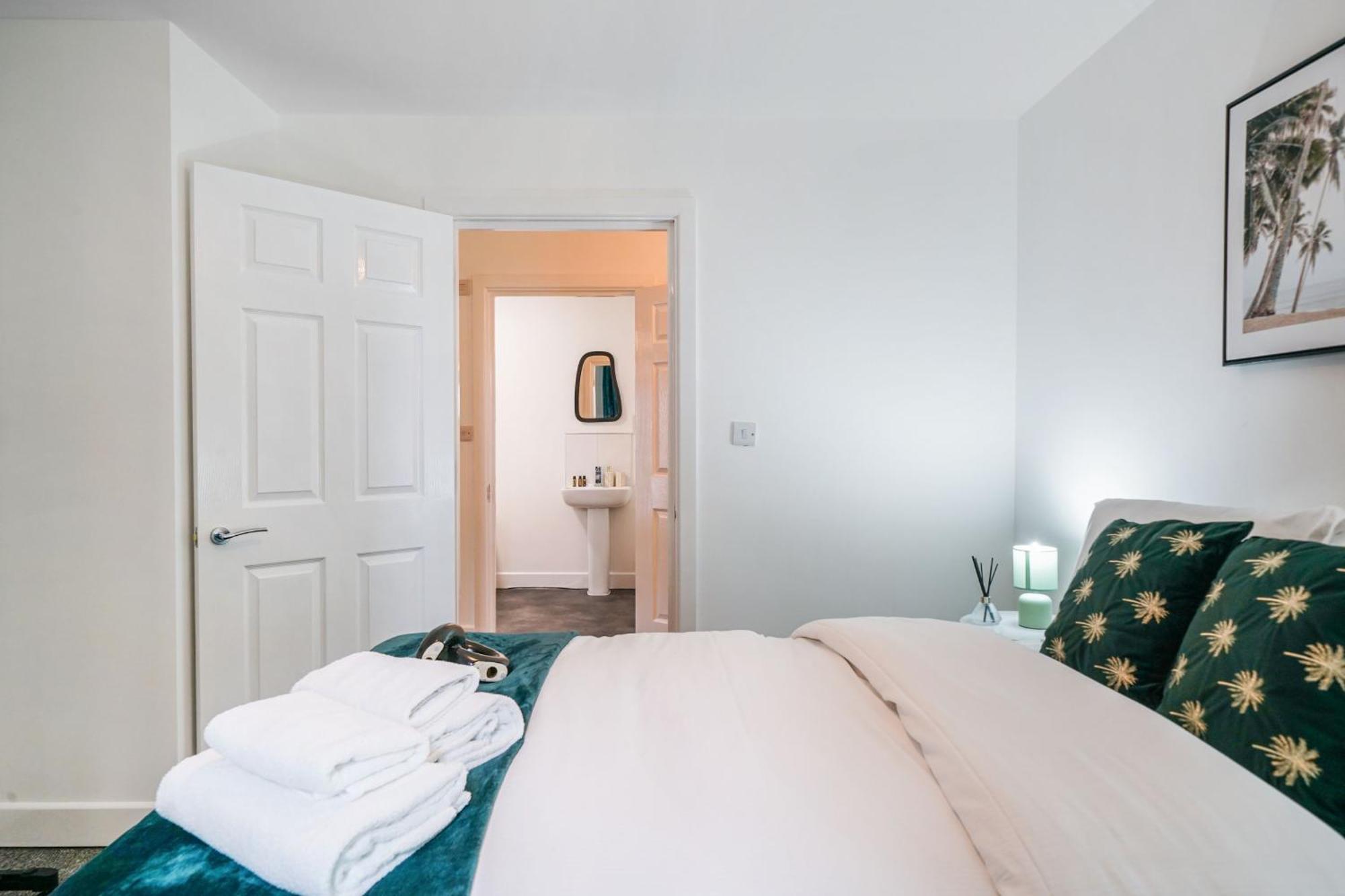 One And Two Bed Apartments Slough Near Heathrow Colnbrook Ngoại thất bức ảnh