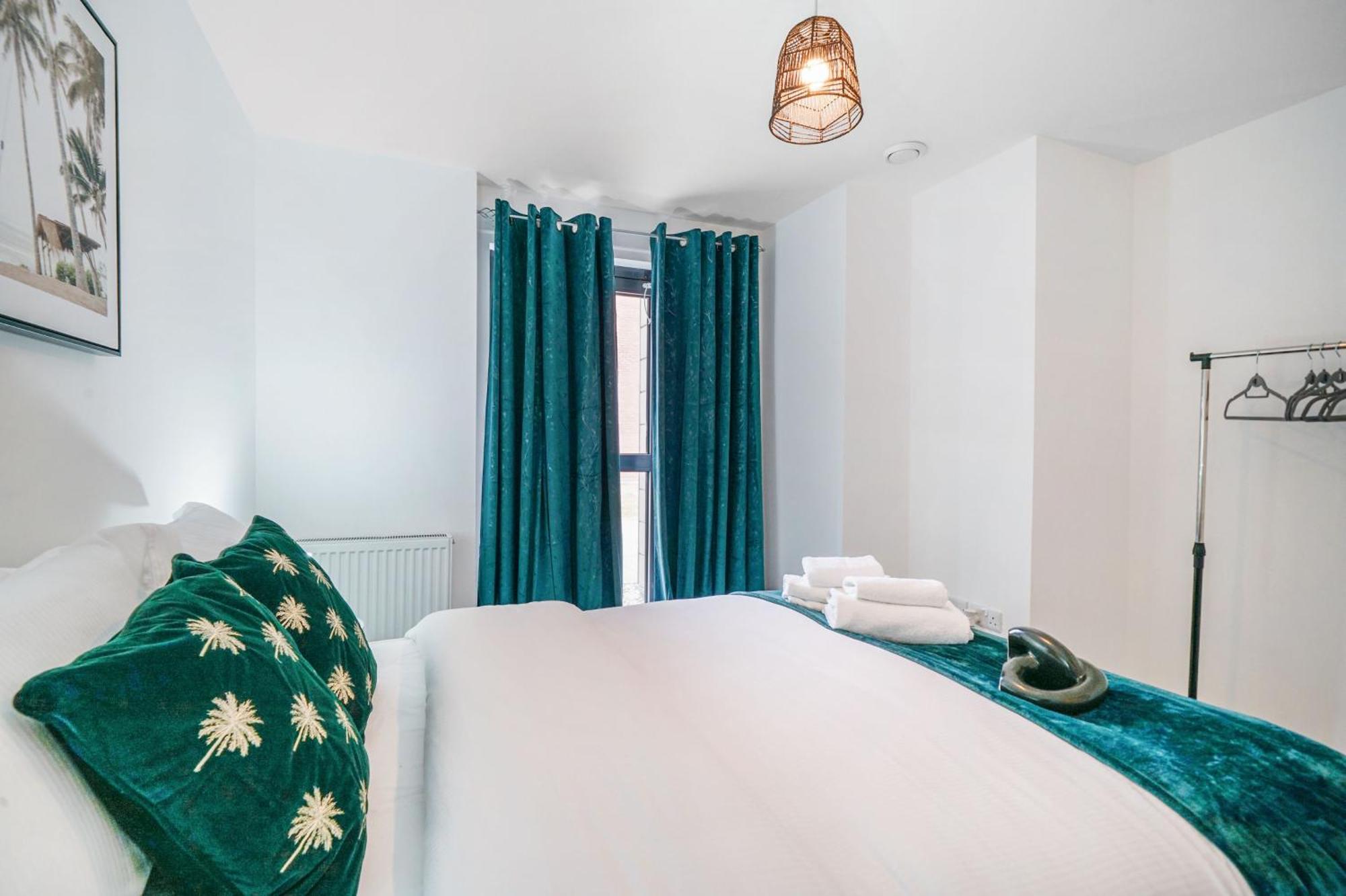One And Two Bed Apartments Slough Near Heathrow Colnbrook Ngoại thất bức ảnh